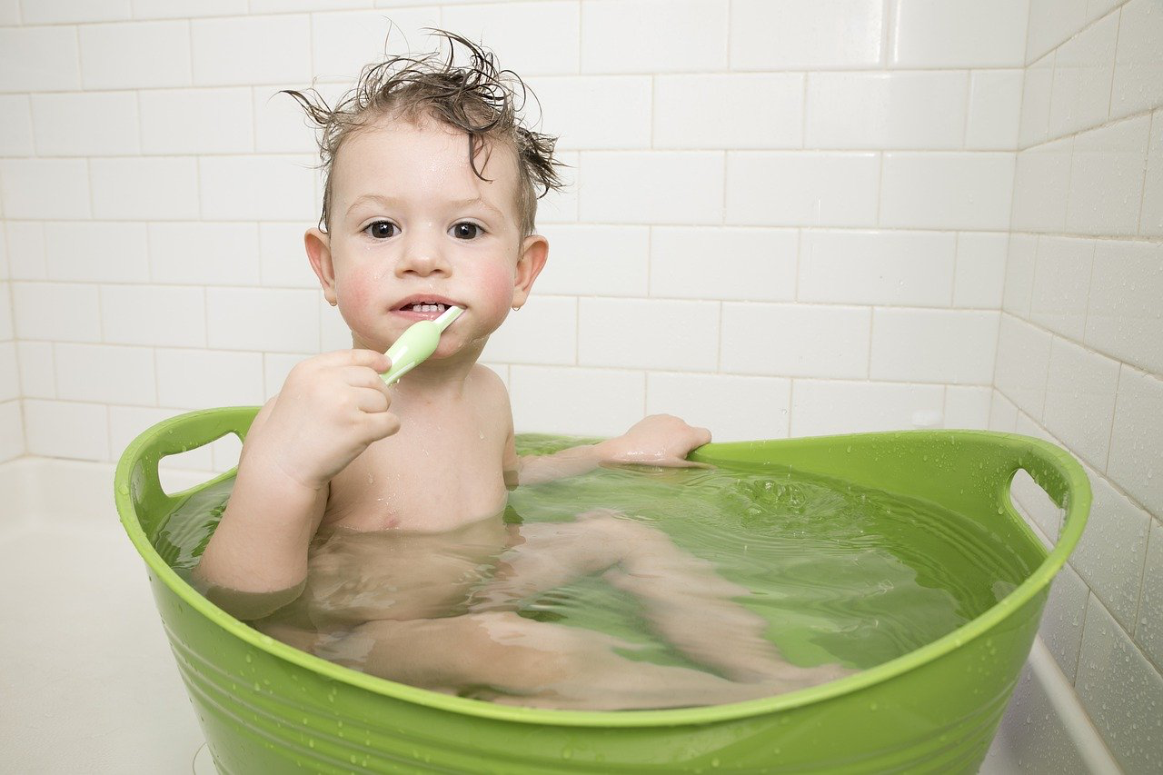 Brushing baby teeth: All you need to know